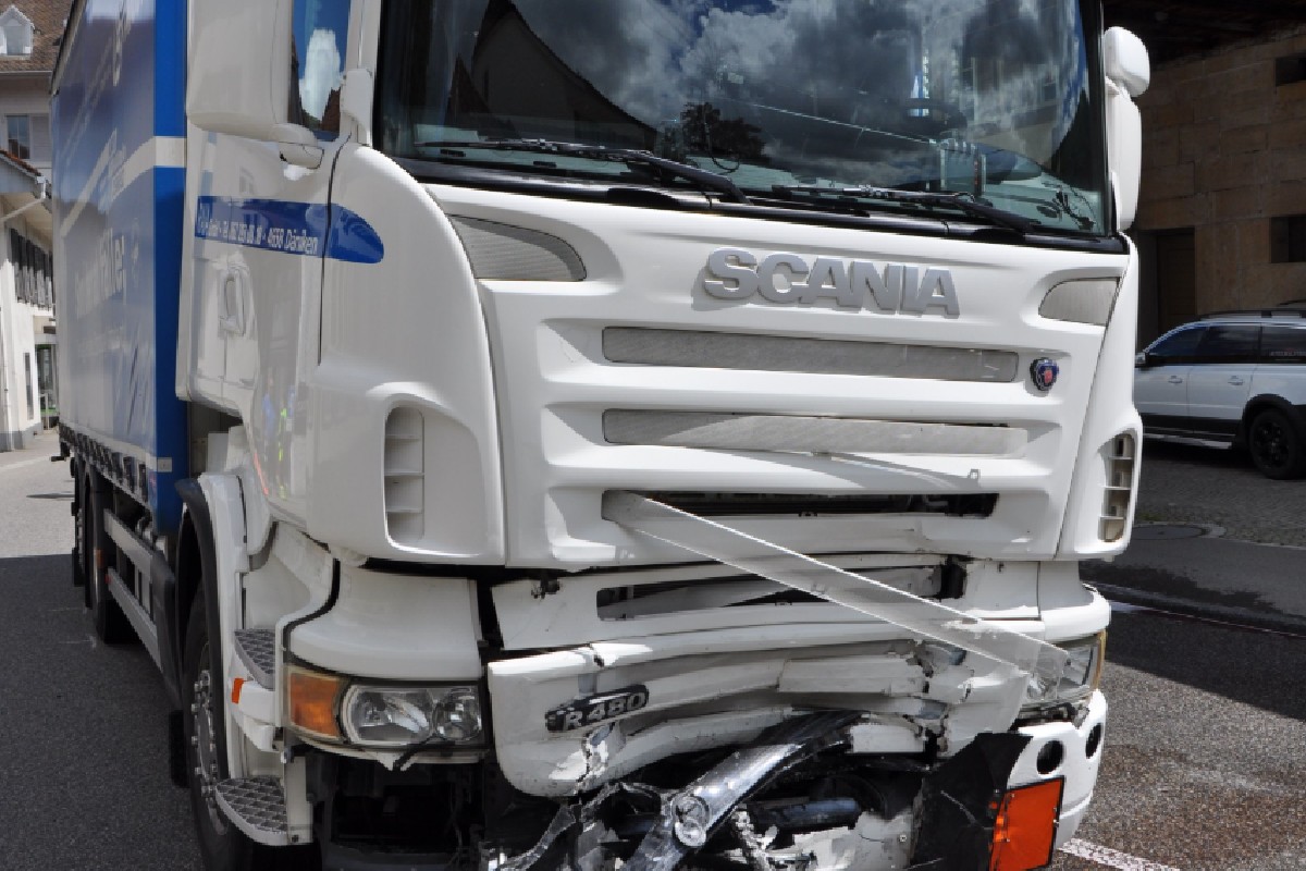 Der Lastwagenfahrer blieb unverletzt.