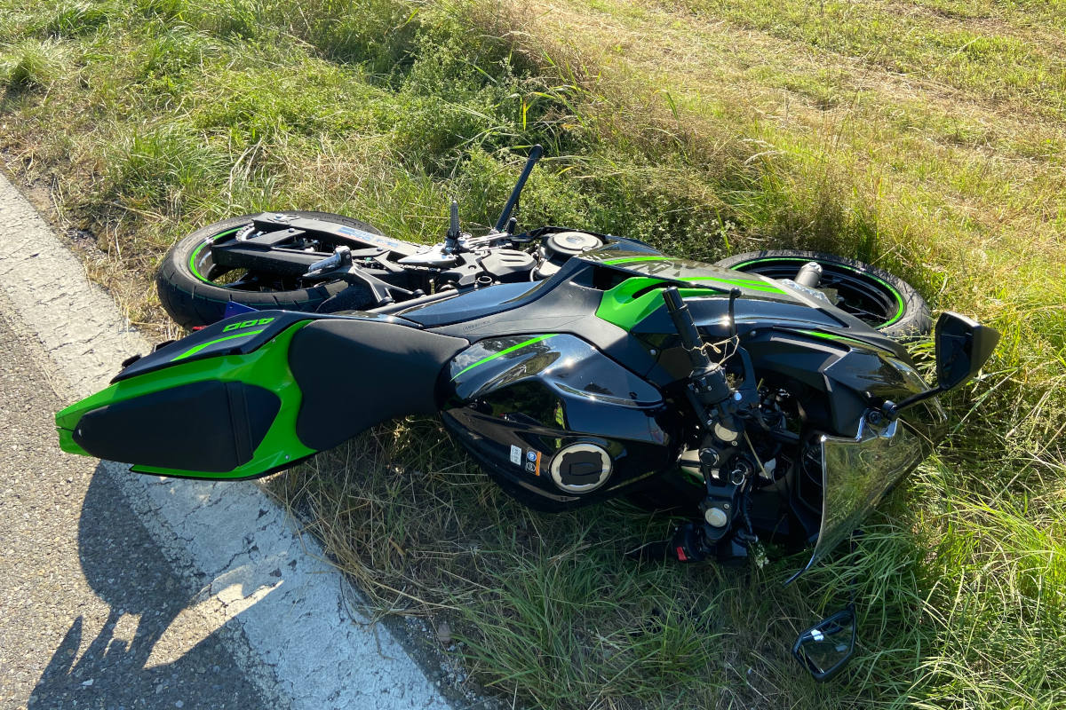 Unfallfahrzeug in Herznach