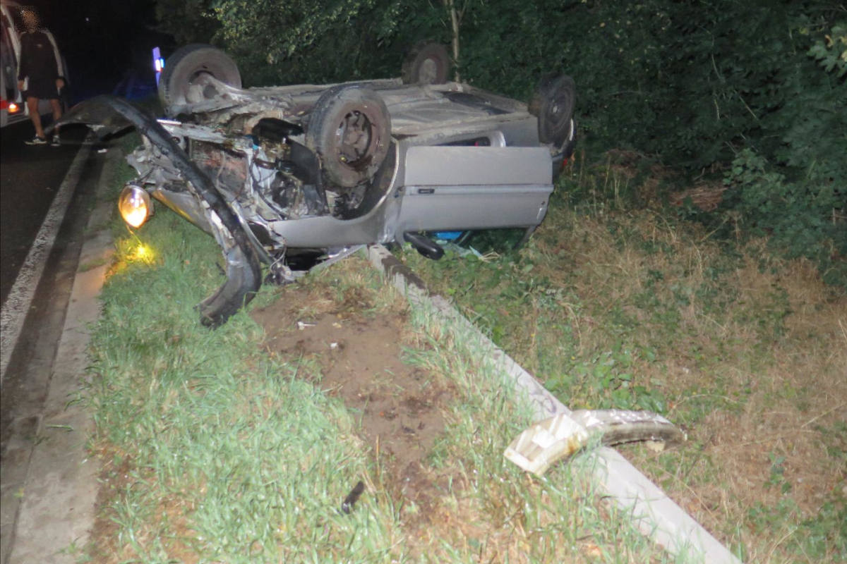 Unfallfahrzeug auf der Prattelerstrasse in Muttenz