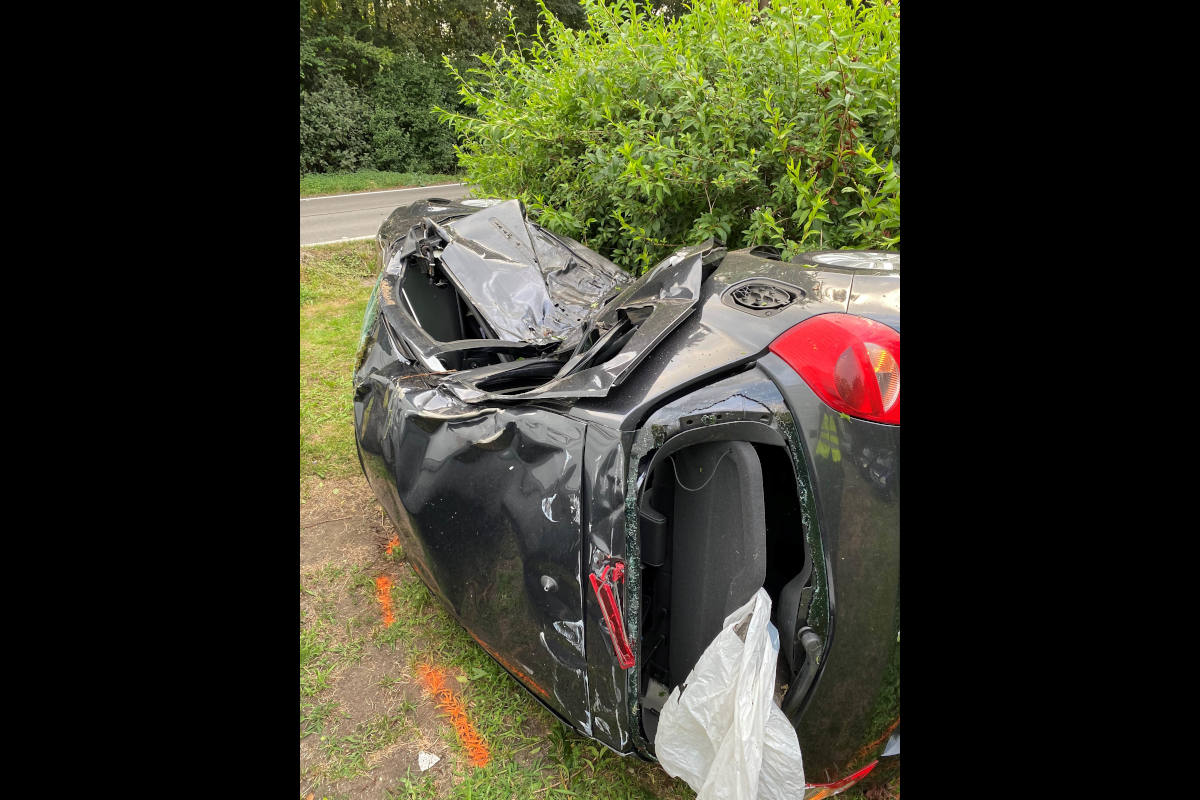 verunfalltes Auto bei Dottikon