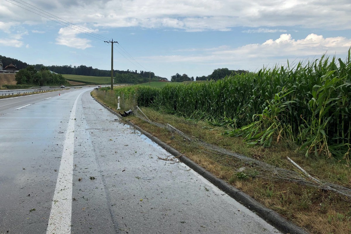 Der Lenker verletzte sich.