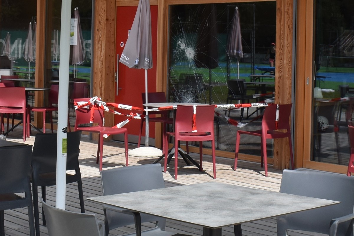 Zwei mutmassliche Täter wurden ermittelt.