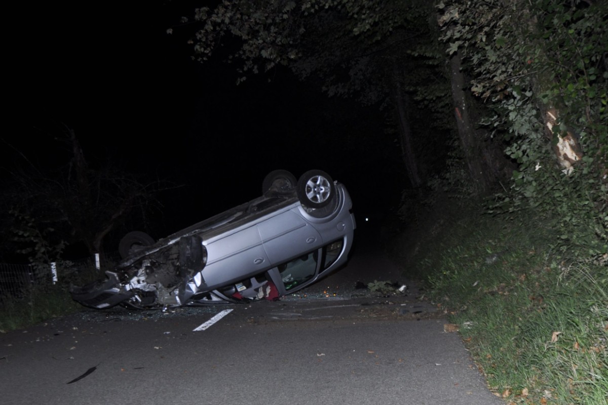 In Nuglar SO verunfallte gestern eine Autolenkerin.