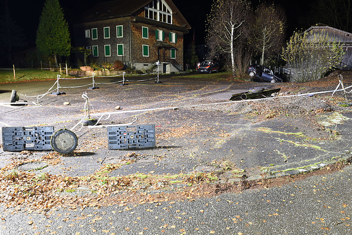 Am Donnerstagabend ereignete sich in Grosswangen ein Selbstunfall eines Personenwagens, wobei sich das Auto überschlug