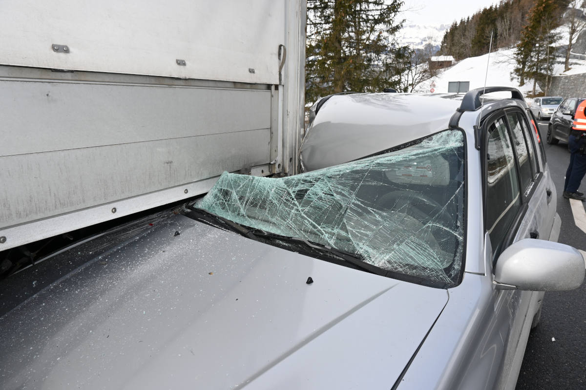 Heftige Kollision an der Abzweigung Gaflei bei Triesenberg
