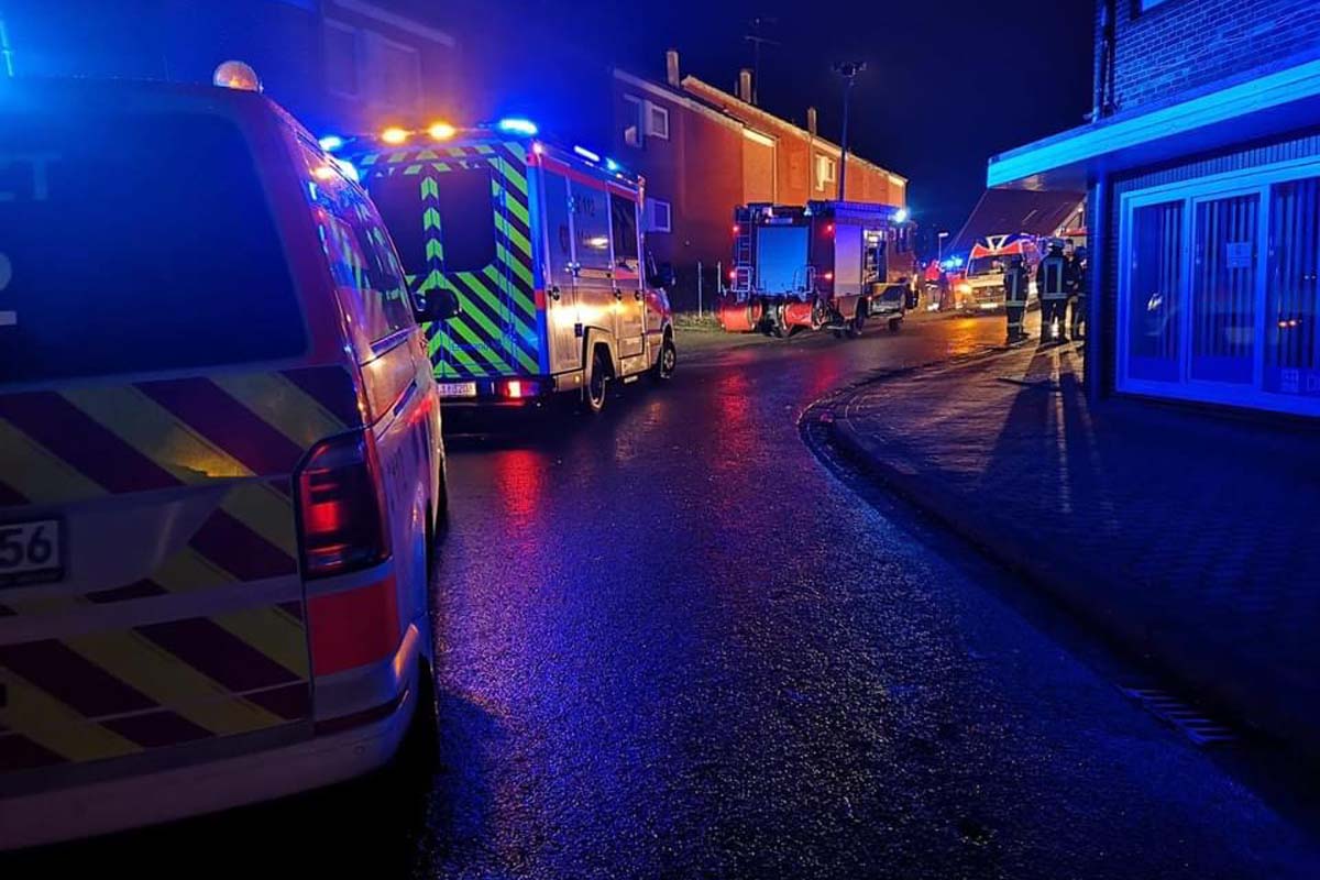 Mehrere Personen aus Weener wurden rettungsdienstlich versorgt und unter anderem ins Krankenhaus verbracht