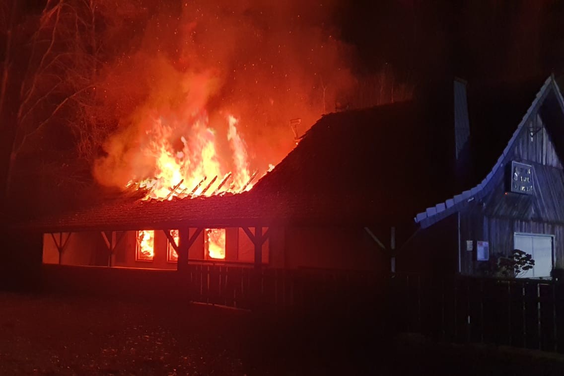 Das Vereinsheim in Xanten steht in Vollbrand