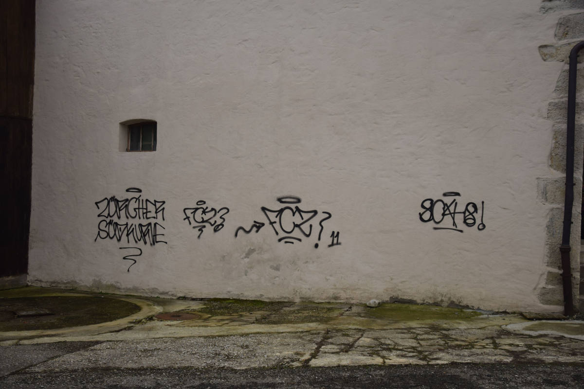 Sachbeschädigungen durch Sprayereien in Oensingen