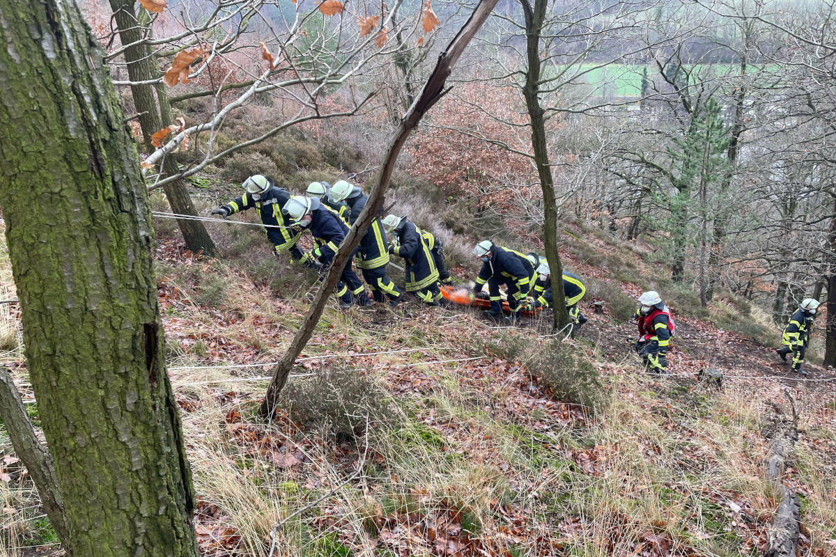 Aufwändige Rettung für abgestürzten Spaziergänger notwendig!