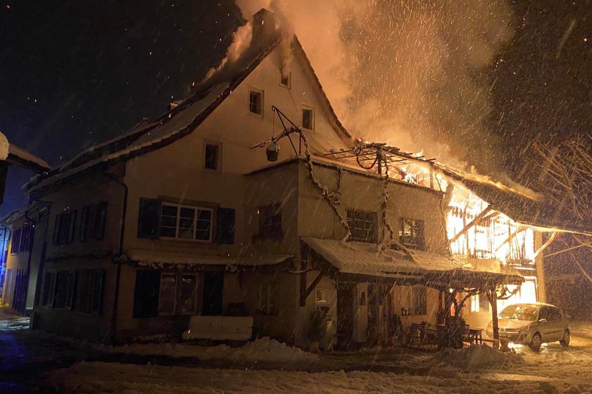 In Ziefen BL brannte gestern eine Scheune und ein Einfamilienhaus.