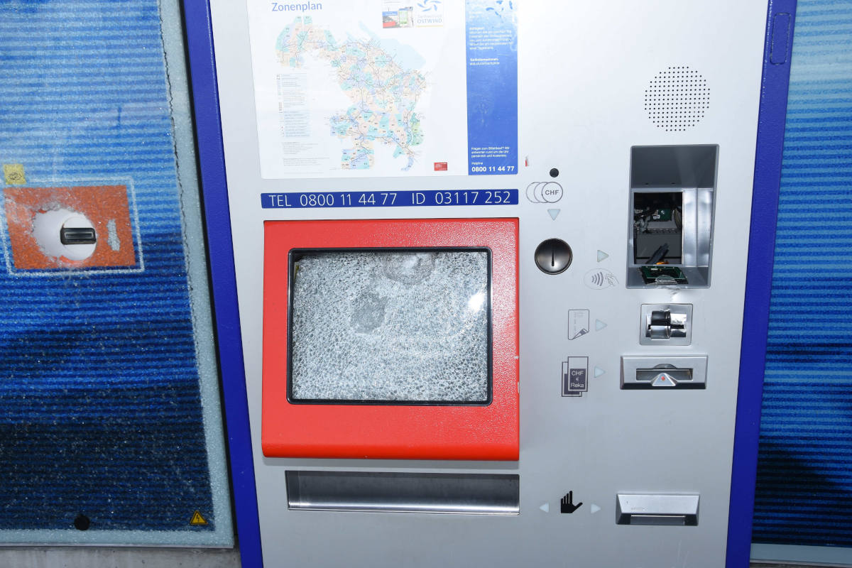 Sachbeschädigung an Billett-Automat in Kaltbrunn