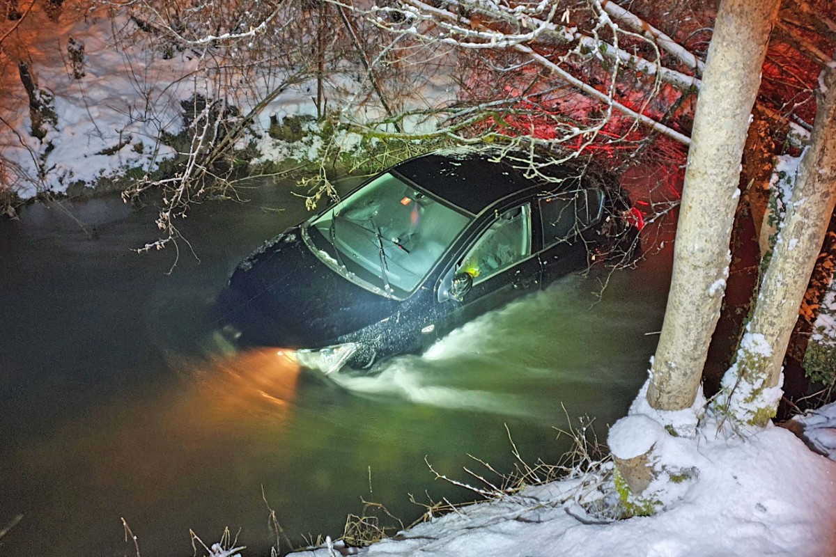Frauenfeld TG – Durch die vereiste Fahrbahn kam es zu drei Verkehrsunfällen