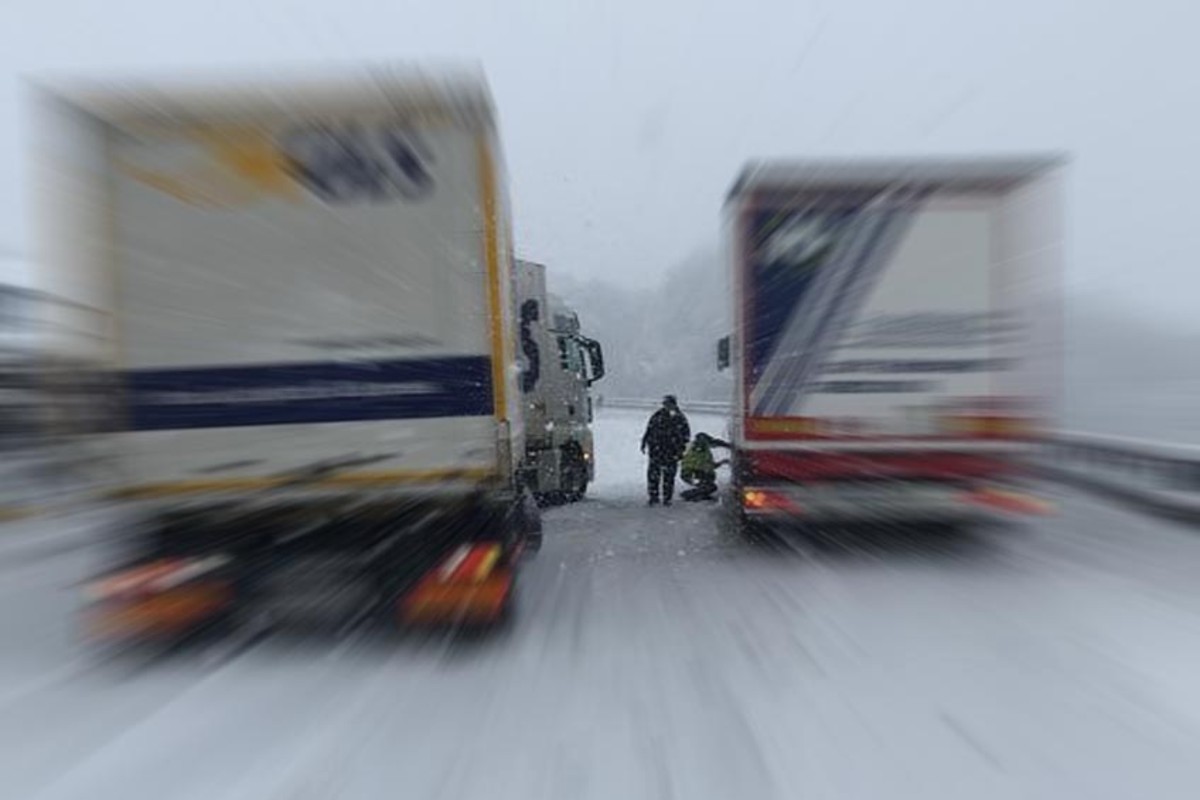 Autobahn A4 bei Seewen SZ ist derzeit gesperrt.