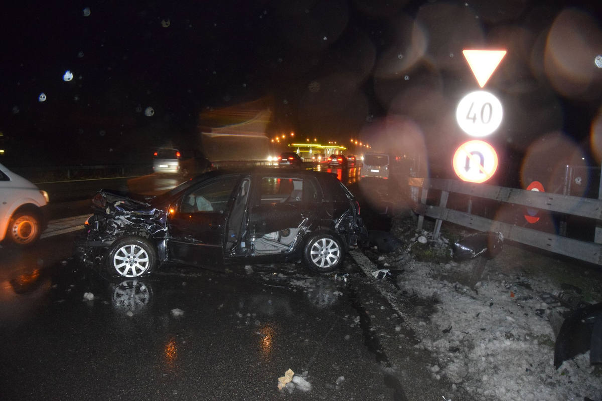 Über die Autobahn A1 geschleudert bei Flumenthal