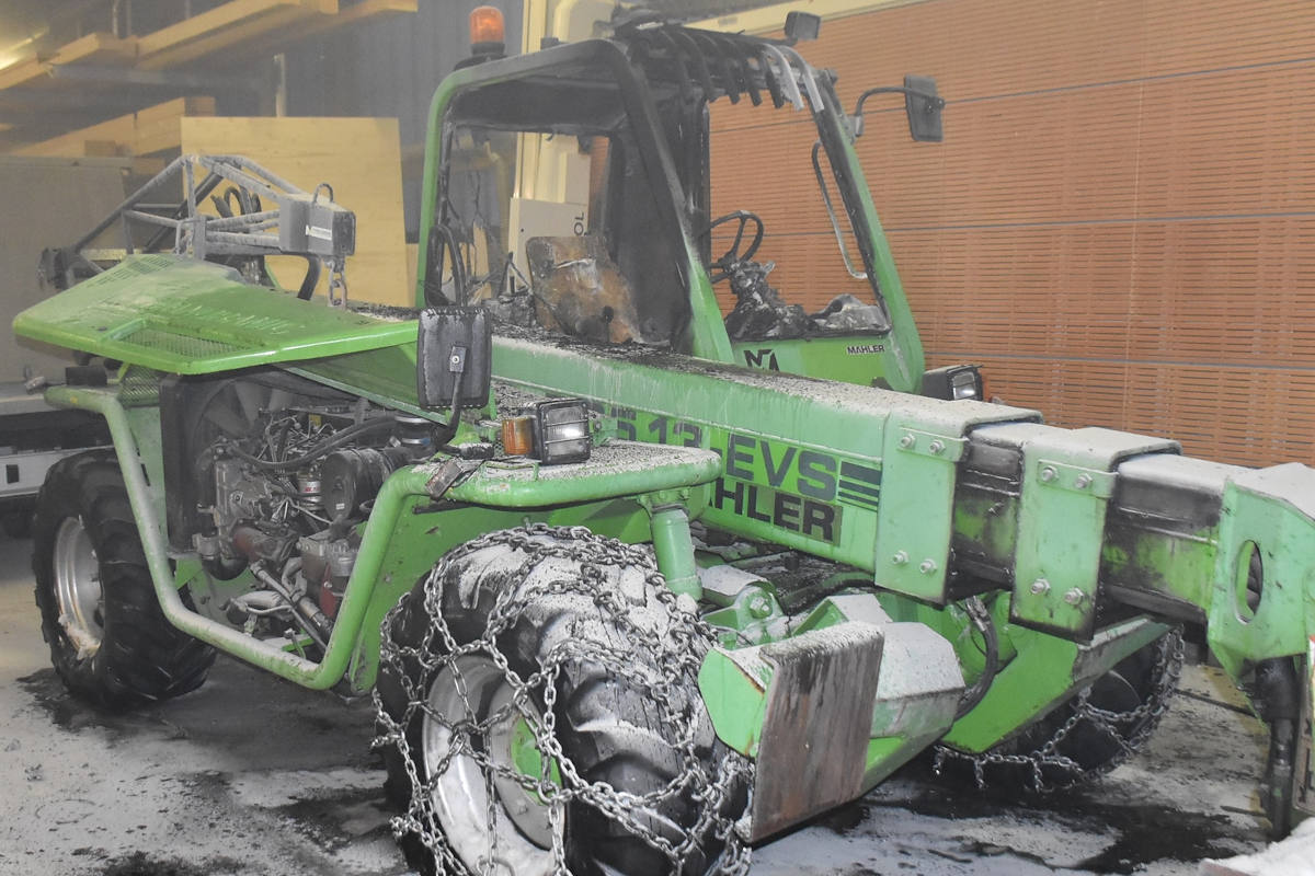 Ausgebrannte Kabine des Motorkarrens in Bonaduz