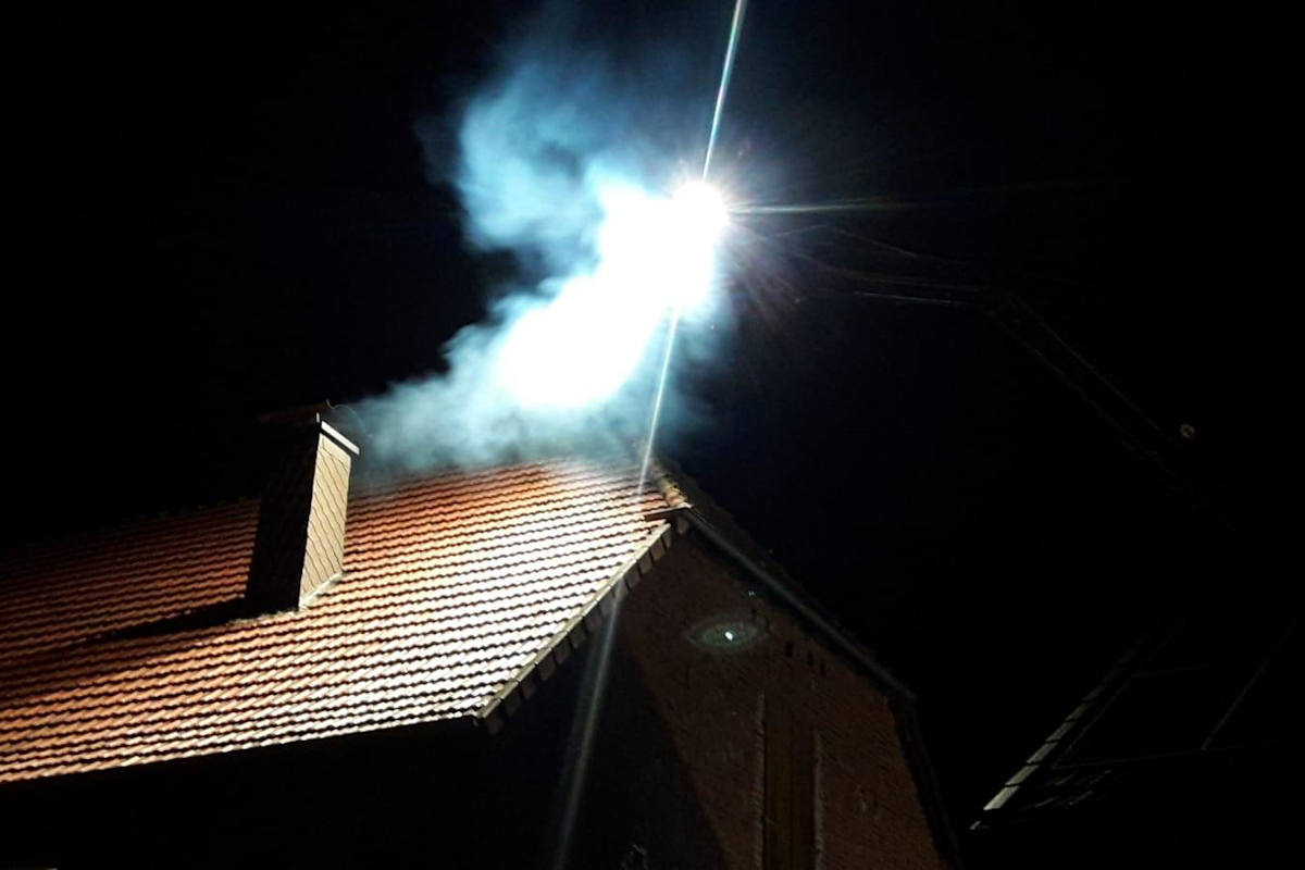 Brand drohte auf Wohnbereich überzugreifen