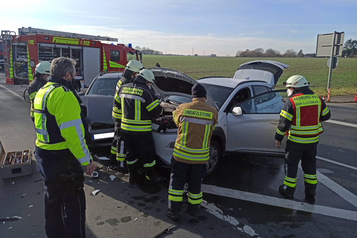  Unfall mit Elektrofahrzeug in Bedburg-Hau – Fahrerin wurde verletzt