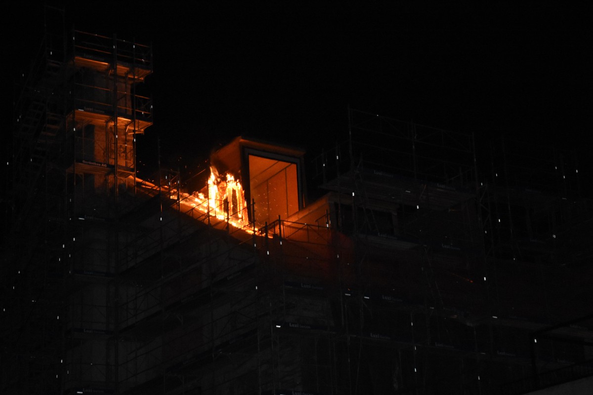 In Mels SG brannte es diese Nacht in einem Gebäude.