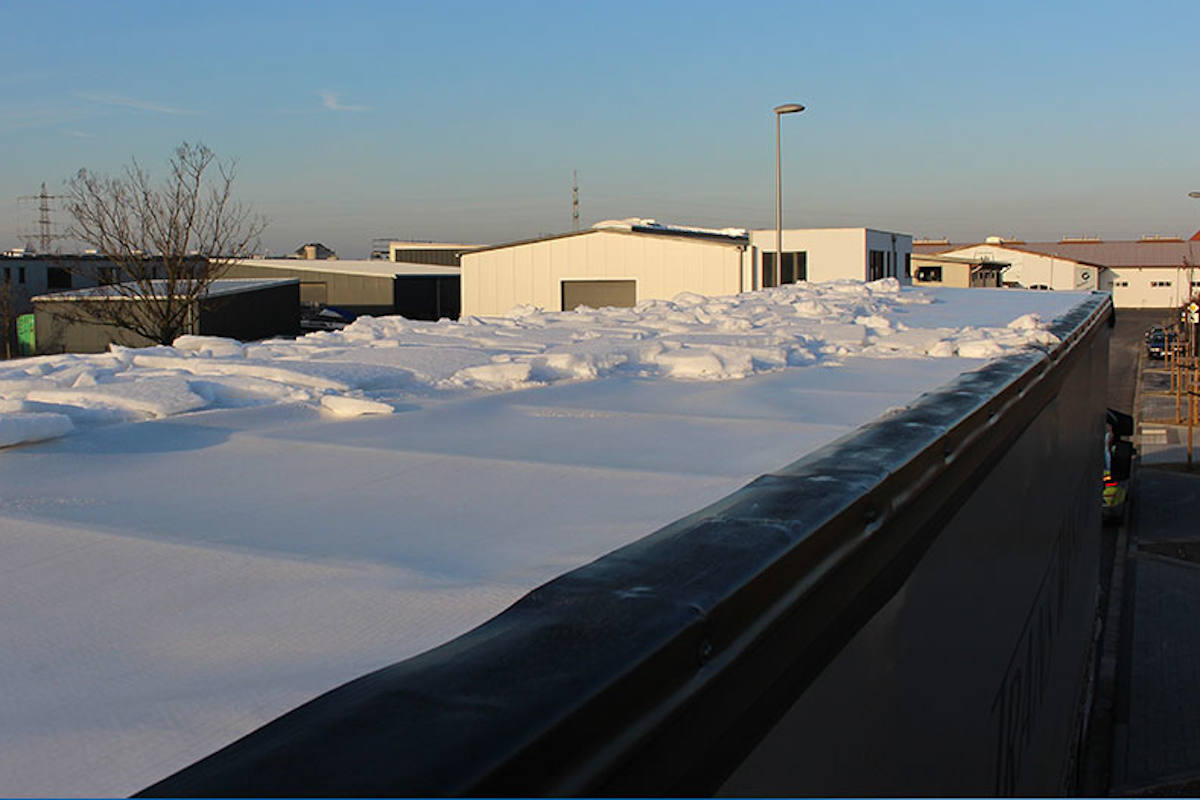 Neun Anzeigen wegen Eisbruch auf Lkw
