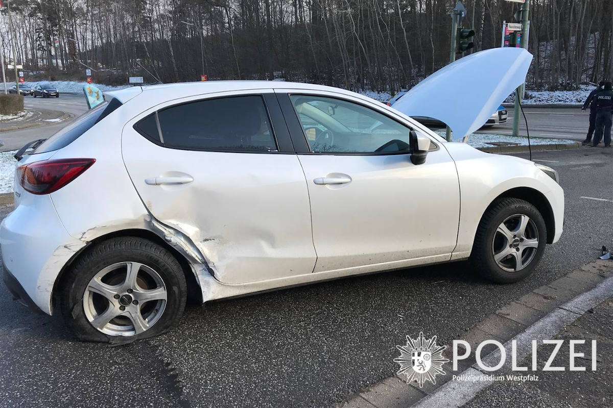 Rotlicht missachtet und Unfall verursacht in Kaiserslautern