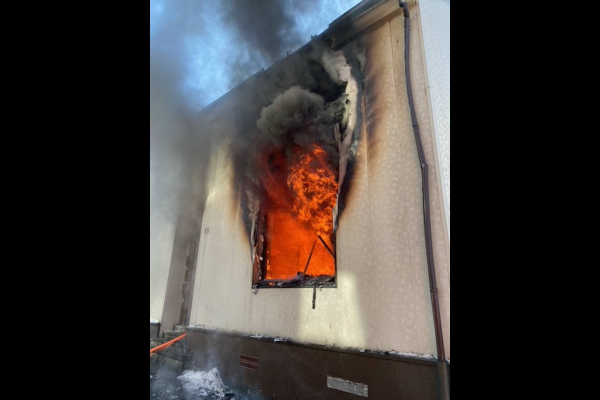 Zimmerbrand mit eingeschlossener Person in Mülheim an der Ruhr