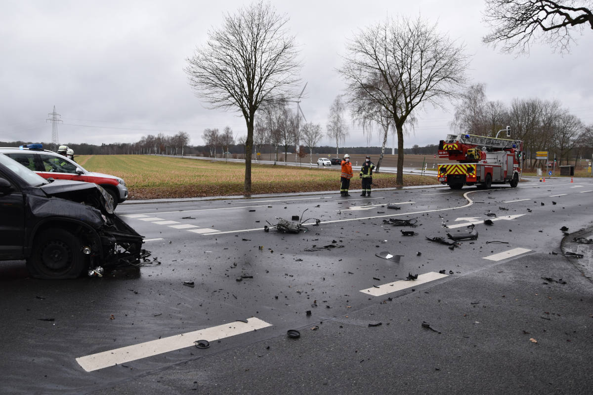 Soltau – Verkehrsunfall mit Drehleiter