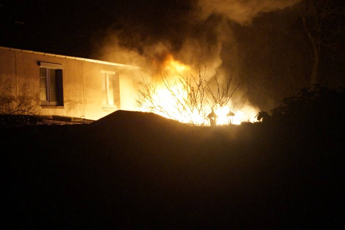 Reihenhaus brennt in Wahlstedt komplett aus