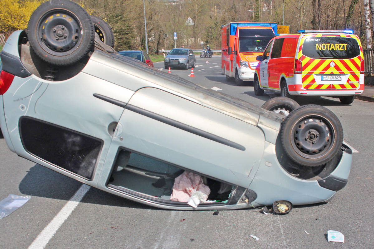 Auto überschlug sich in Velbert