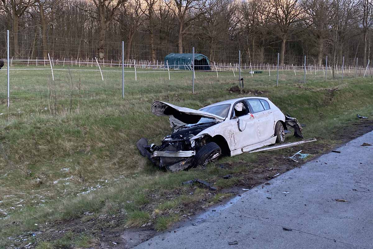 Für eine Person kam leider jede Hilfe zu spät, sie verstarb noch an der Unfallstelle