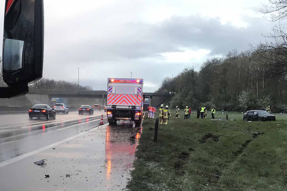An dem PKW wurde in Oberhausen zur Verhinderung einer Brandgefahr die Batterie abgeklemmt