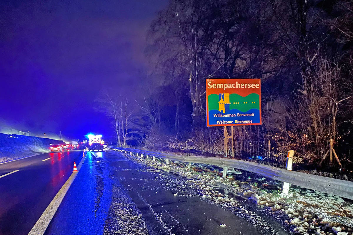 Unfall mit BMW auf der Autobahn A2 bei Eich