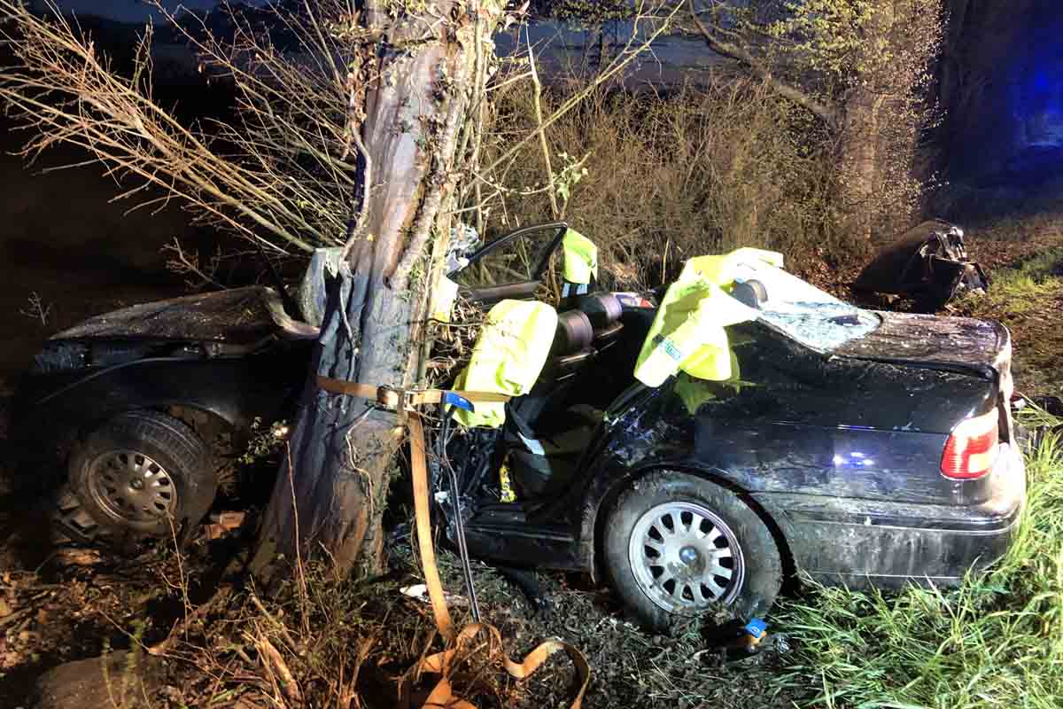 Unfall mit schwer verletzter Person in Momnmenheim