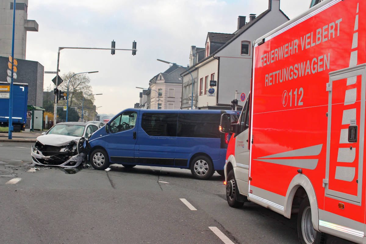 13.000 Euro Sachschaden nach Verkehrsunfall in Velbert