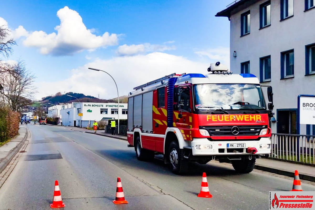  Ein Mitarbeiter hatte sich eine ernstzunehmende Handverletzung in Holthausen zugezogen