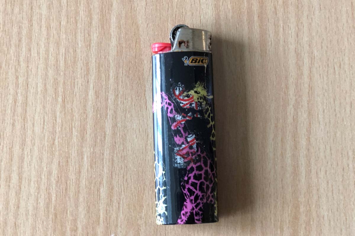 Am 04.03.2021 fand ein Wanderer in einem Waldstück bei Freden eine verweste und zum Teil skelettierte Leiche