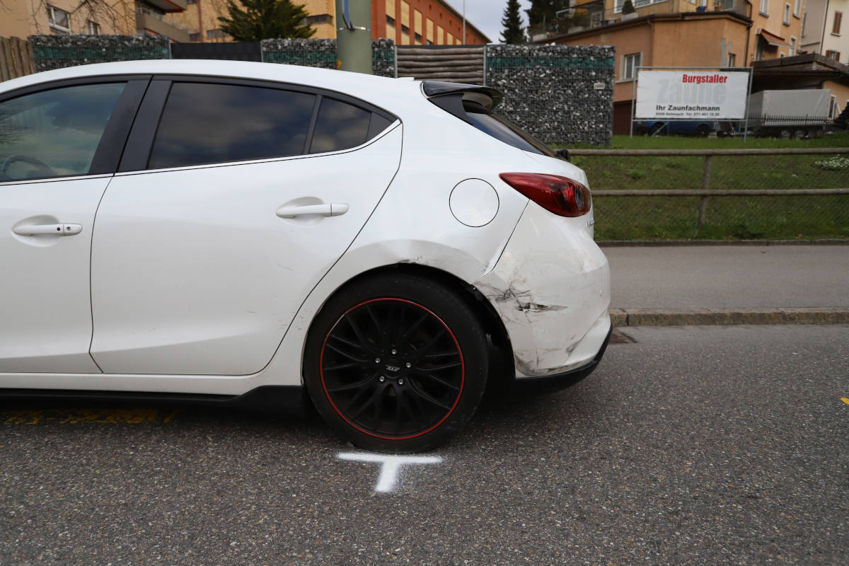 Hoher Sachschaden bei Auffahrunfall in St.Gallen