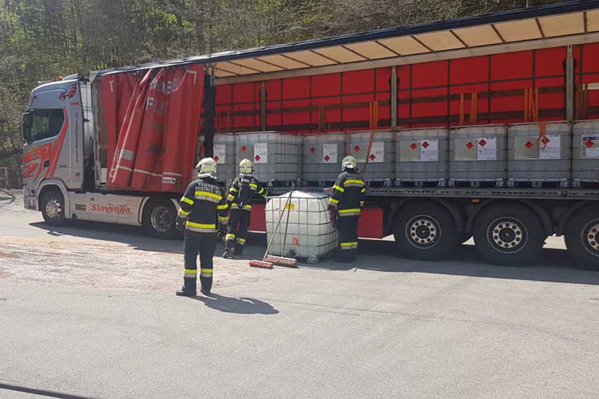 Schadstoffunfall in einem Industriegelände in Feistritz im Rosental