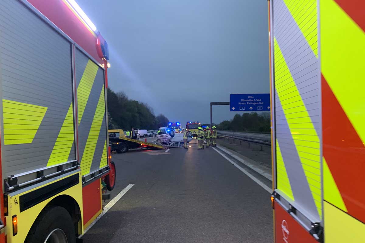 Gestern wurden die Einsatzkräfte der Feuerwehr Ratingen zu einem Verkehrsunfall auf die A3 alarmiert