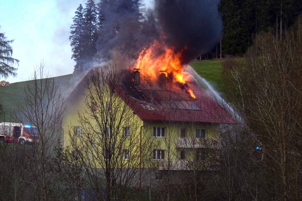 Wohnhaus geriet in Brand in Helfenberg