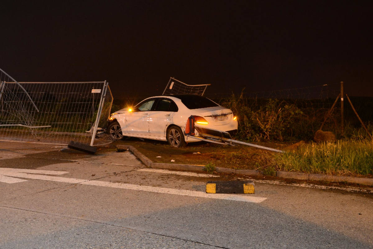 Betrunken in Baustellenzaun gekracht auf der A2 bei Pratteln