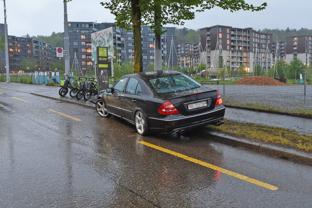 Zeugenaufruf nach Verkehrsunfall in Zürich