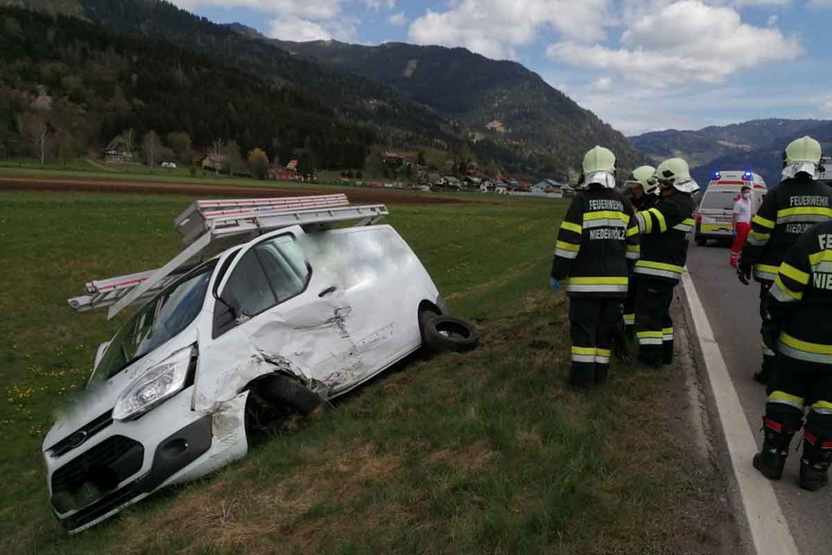 Verkehrsunfall auf der B96 bei Niederwölz