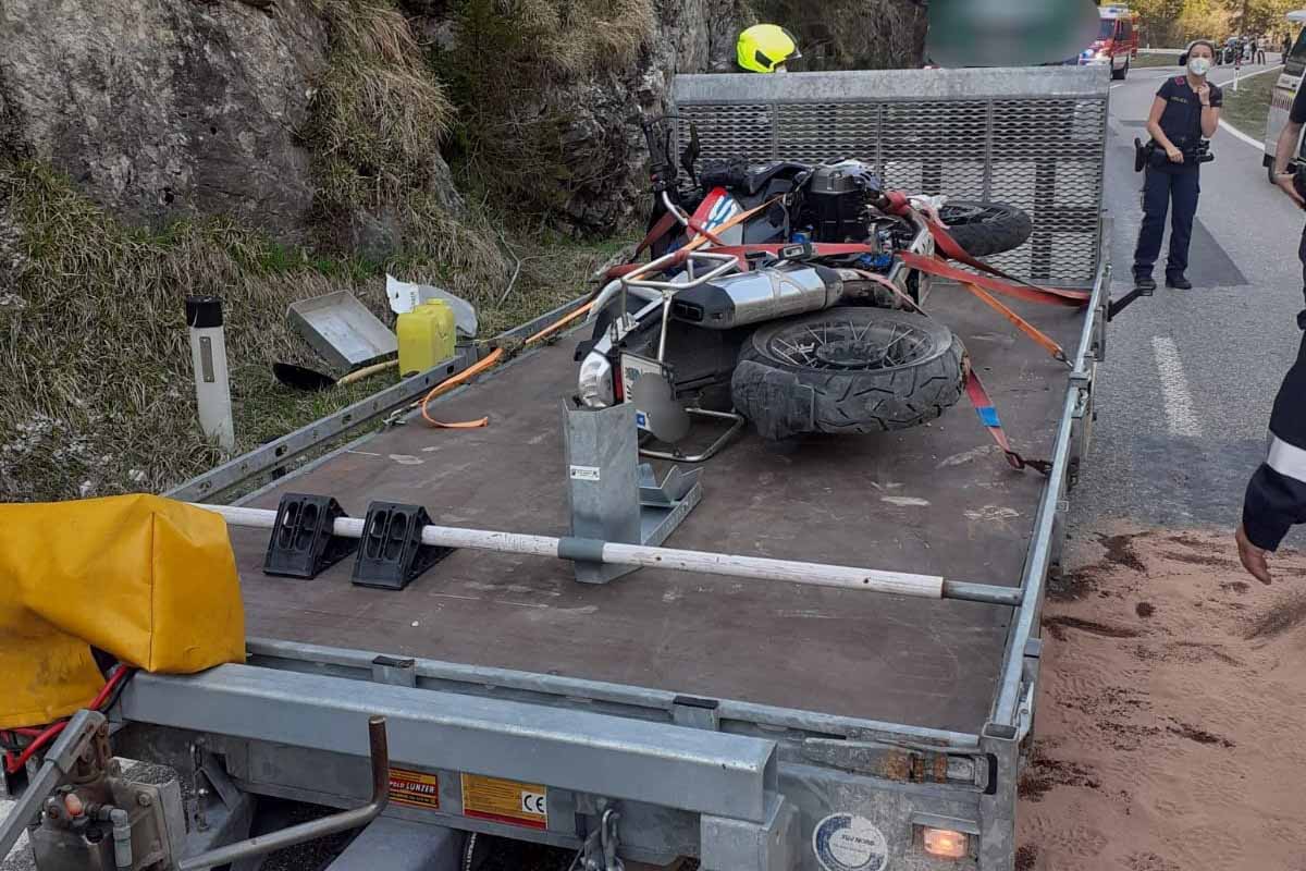Gestern wurde die FF St. Aegyd-Markt zu einer Motorradbergung auf die B21 alarmiert