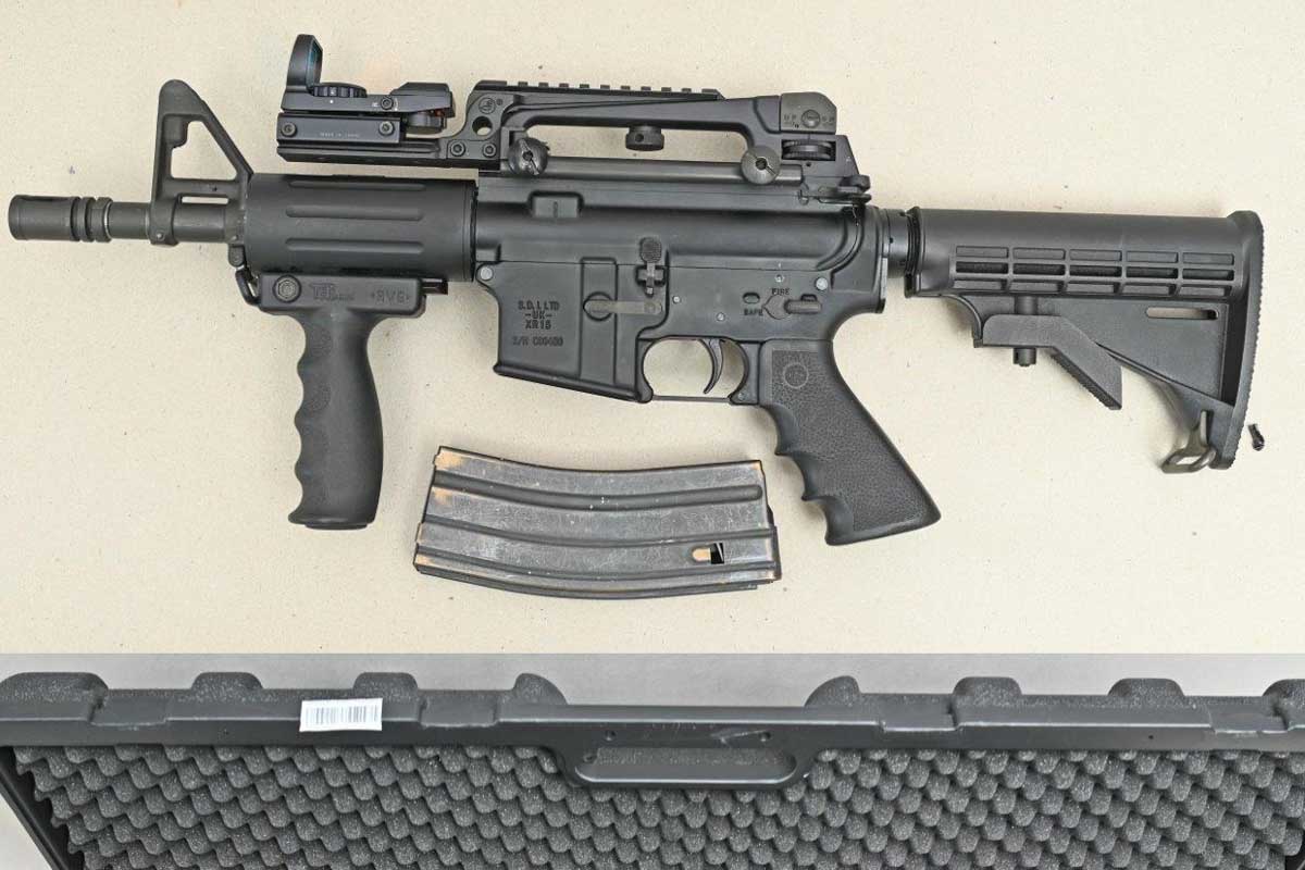 Massenweise Einbruchsbeute, Drogen und scharfe Waffen stellten die Einsatzkräfte in Paderborn sicher