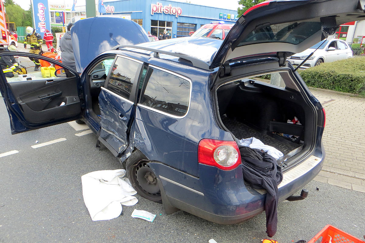 Altenessen – 38-jähriger Mann aus Fahrzeug gerettet