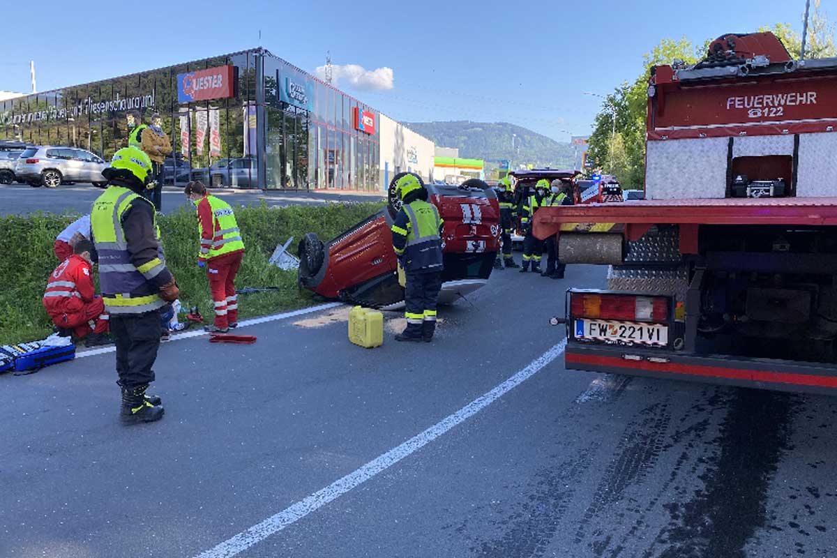 Der Bereich zwischen der Bruno- Kreisky-Straße und der Maria Gailer Straße war für die Dauer der Reinigungsarbeiten, ca. 1 Stunde lang, für den gesamten Verkehr gesperrt