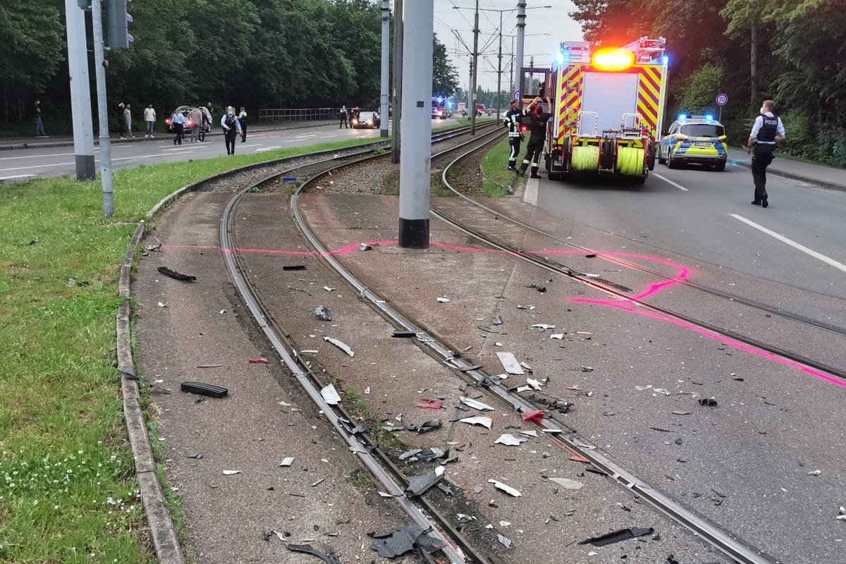 Verkehrsunfall mit mehreren beteiligten Fahrzeugen in Gelsenkirchen