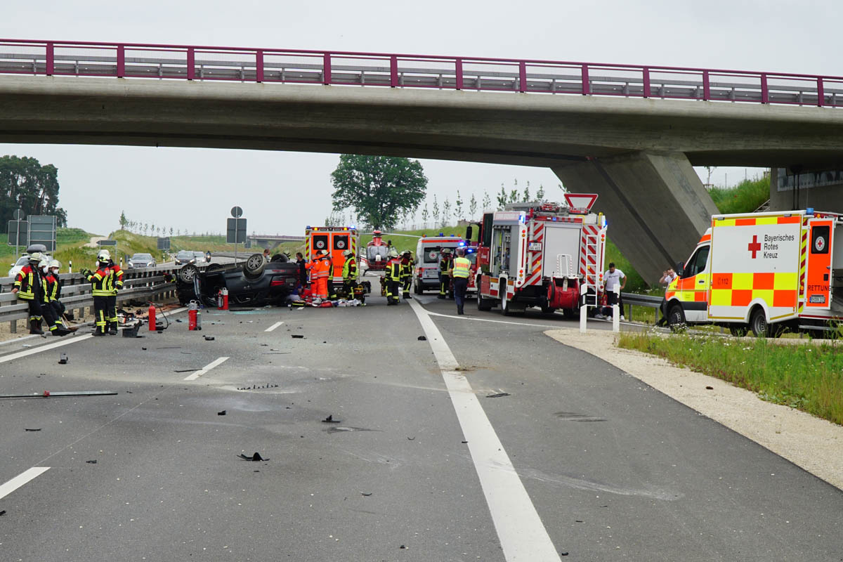 Die B2 war für die Dauer der Unfallaufnahme in Fahrtrichtung Nürnberg voll gesperrt