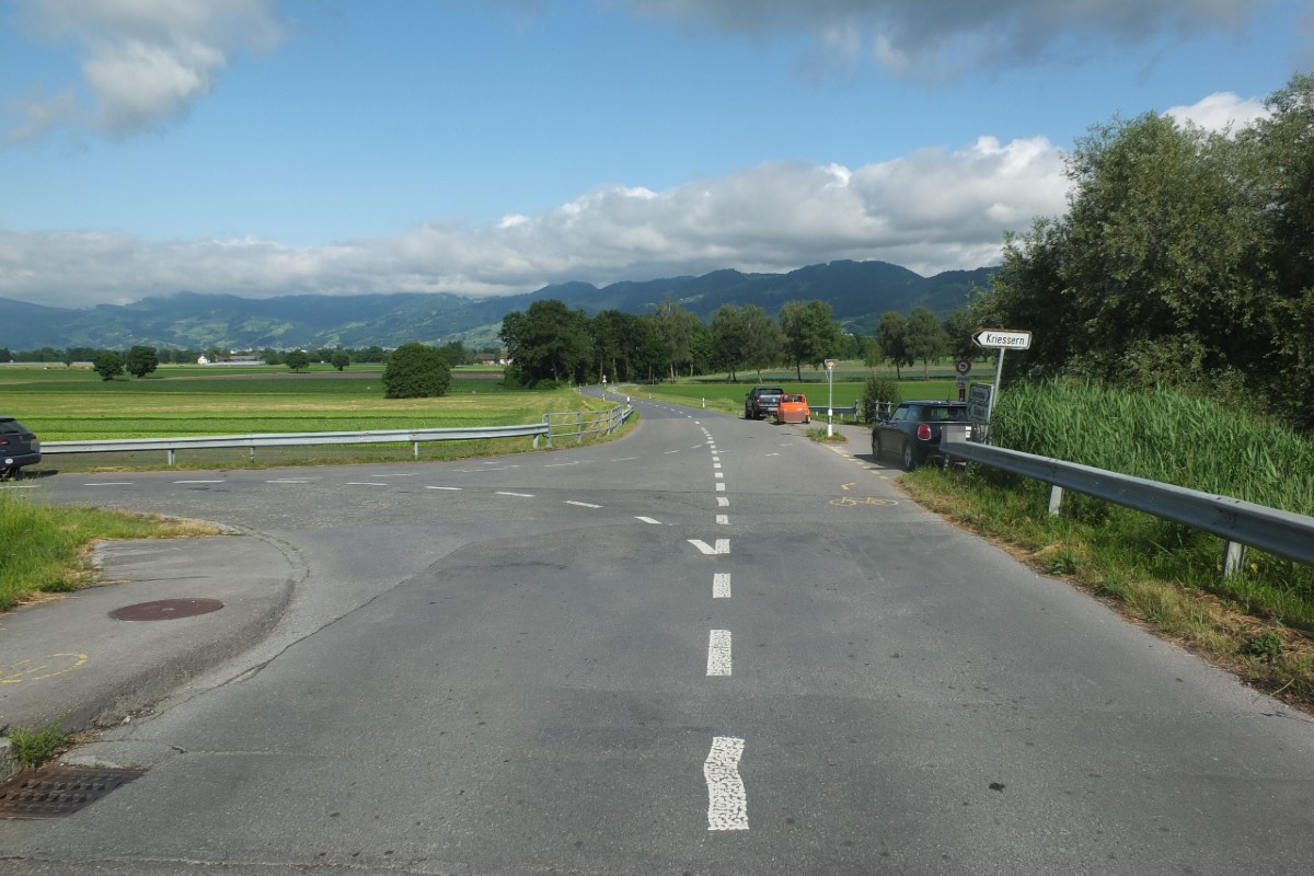 Diepoldsau SG - Verletzte Frau nach Verkehrsunfall von der Rega ins Spital geflogen