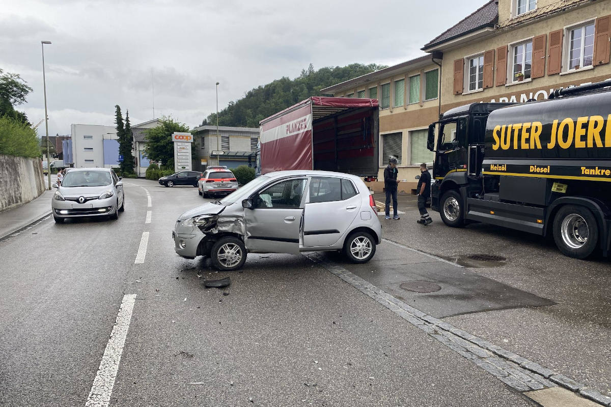 Bubendorf BL – Kollision zwischen zwei Personenwagen – Polizei sucht Zeugen